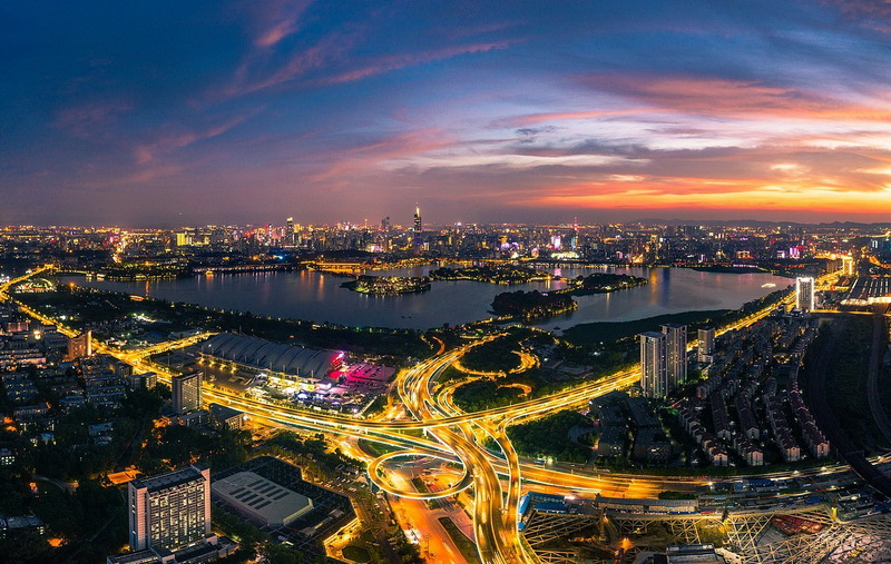 广州唐宁街10号夜总会高薪急聘佳丽，生意火爆！日薪优渥，速来加入！