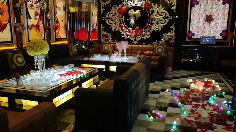 <strong>银川阳光丽都商务KTV高薪聘公关，报销机票+高提成日