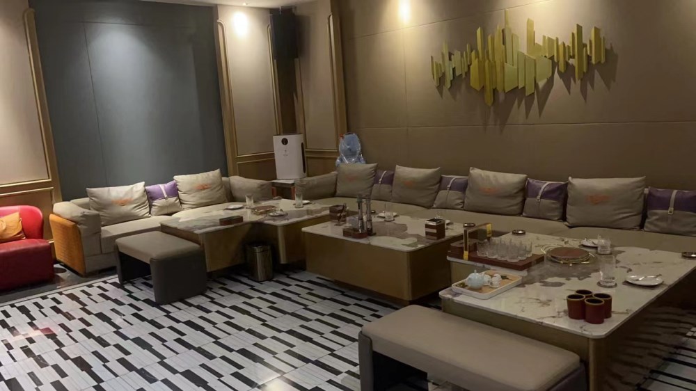 <昆明KTV高薪诚聘佳丽 高端客源优雅环境 店内直招>