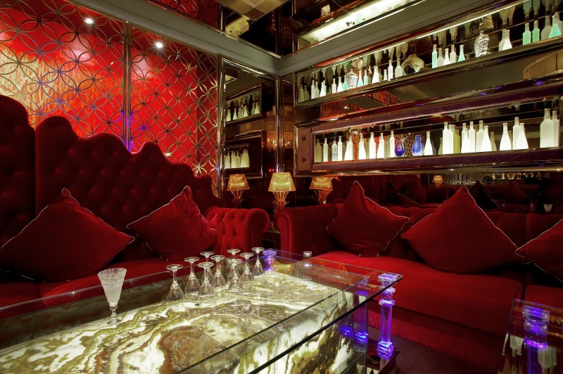 广州西关KTV高薪诚聘礼仪接待 包吃住 团队氛围佳 晋升空间广