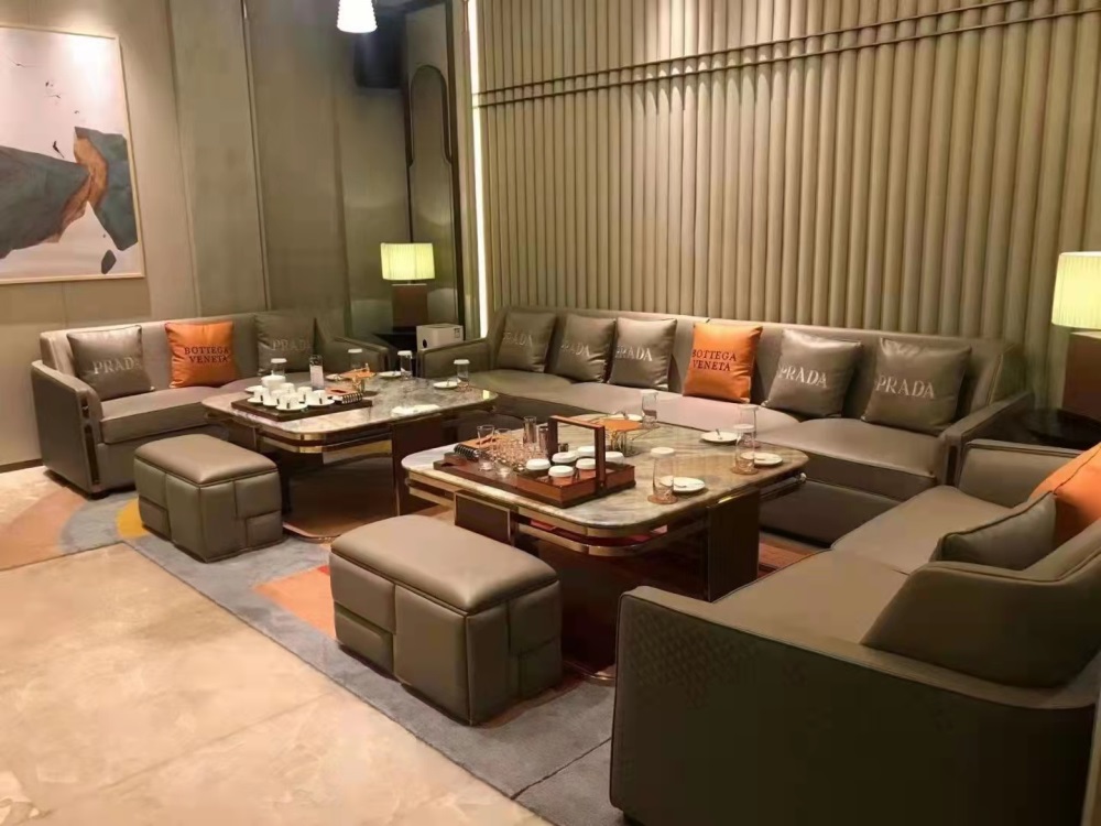 重庆高端会所诚聘商务模特，外地专车接送，工作轻松环境优！