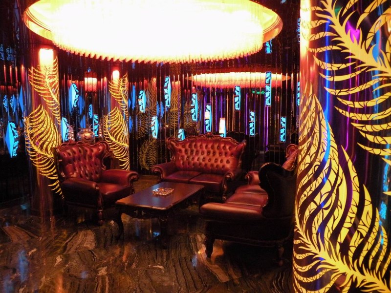 南阳夜场高薪聘佳丽，酒水促销奖金日日爆仓！