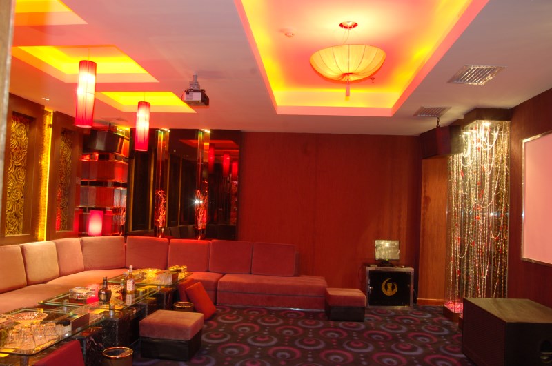 泉州滨海168娱乐会所高薪急聘商务模特 日结！