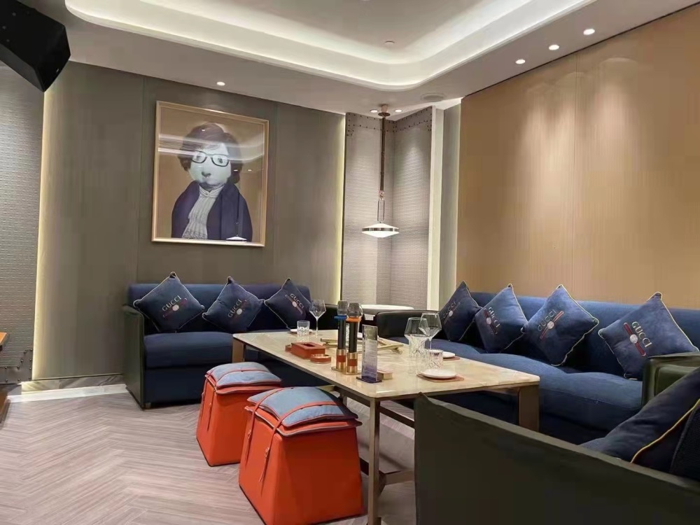 成都天友国际KTV高薪诚聘商务接待模特，正规平台待遇优！