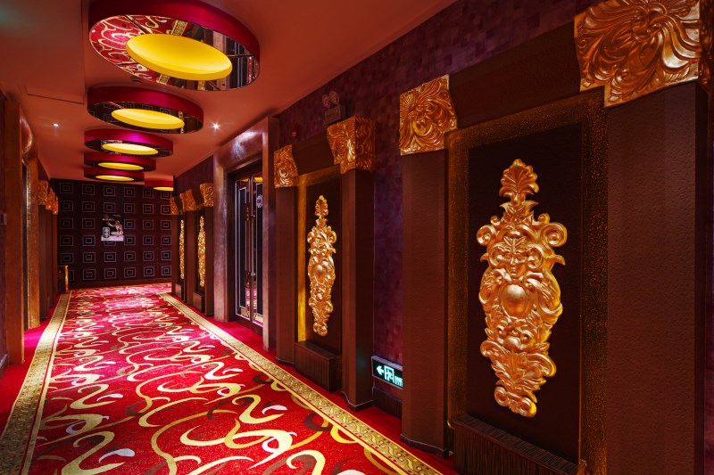 上海2025高端酒吧高薪聘模特-零费用入职+机票报销