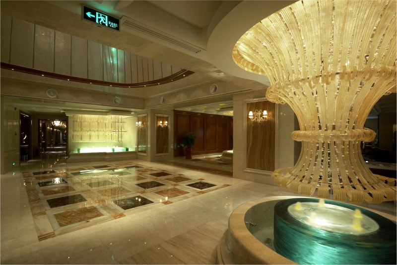 成都高端会所急聘公关，高薪/报销路费/提供住宿，职位紧缺！