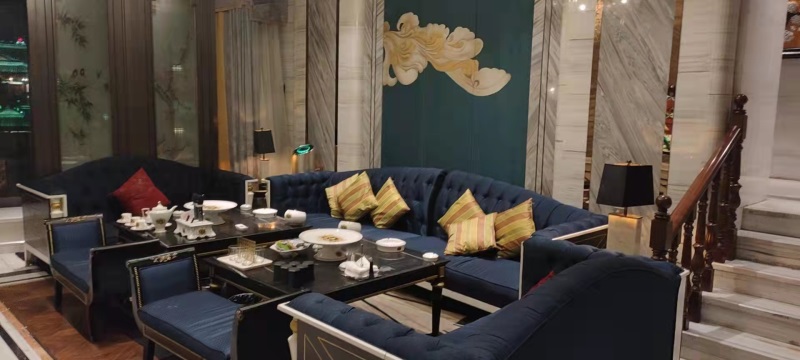 上饶五星酒店高薪诚聘女礼仪模特，形象气质佳者从优！