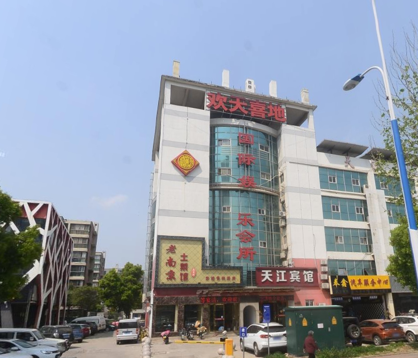 长沙万代KTV高薪急聘 日结包食宿 夜场生意火爆