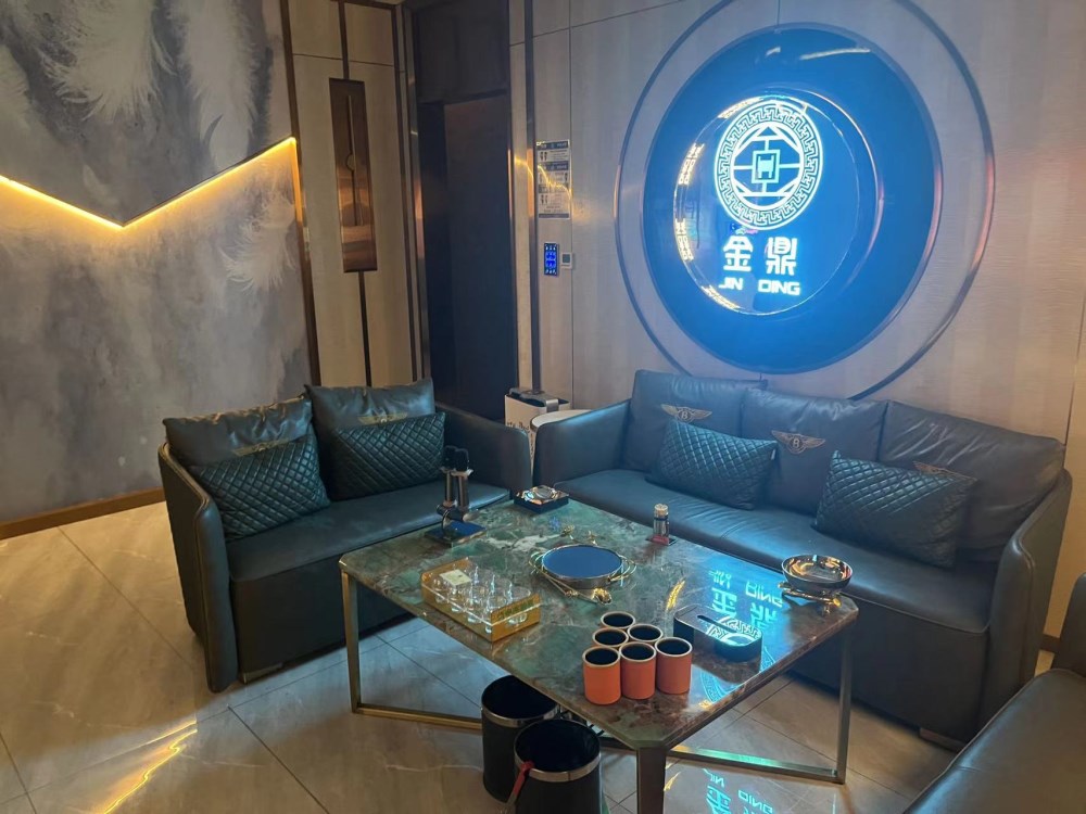 上海魅力金座商务会所高薪诚聘时尚佳丽，优