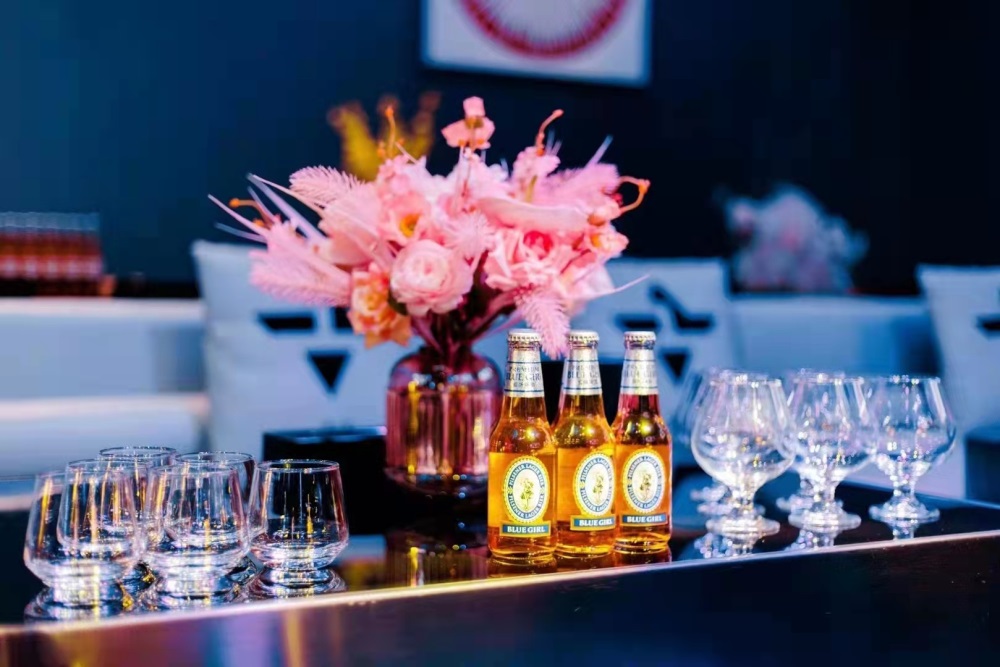 夜晚不孤单宁波美女最多的夜总会陪你共度良