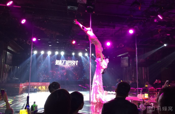 重庆最大的夜总会夜晚约会的理想场所