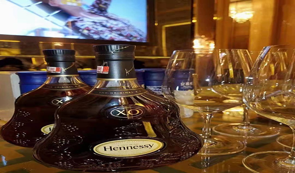 深圳光明区夜总会座位预订攻略：如何避免高