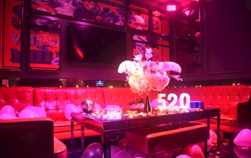 上海黄浦区潮流KTV活力四射的青春之夜