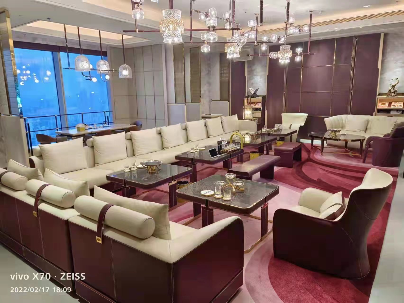 如何选择广州天河区黄村热闹夜总会KTV的